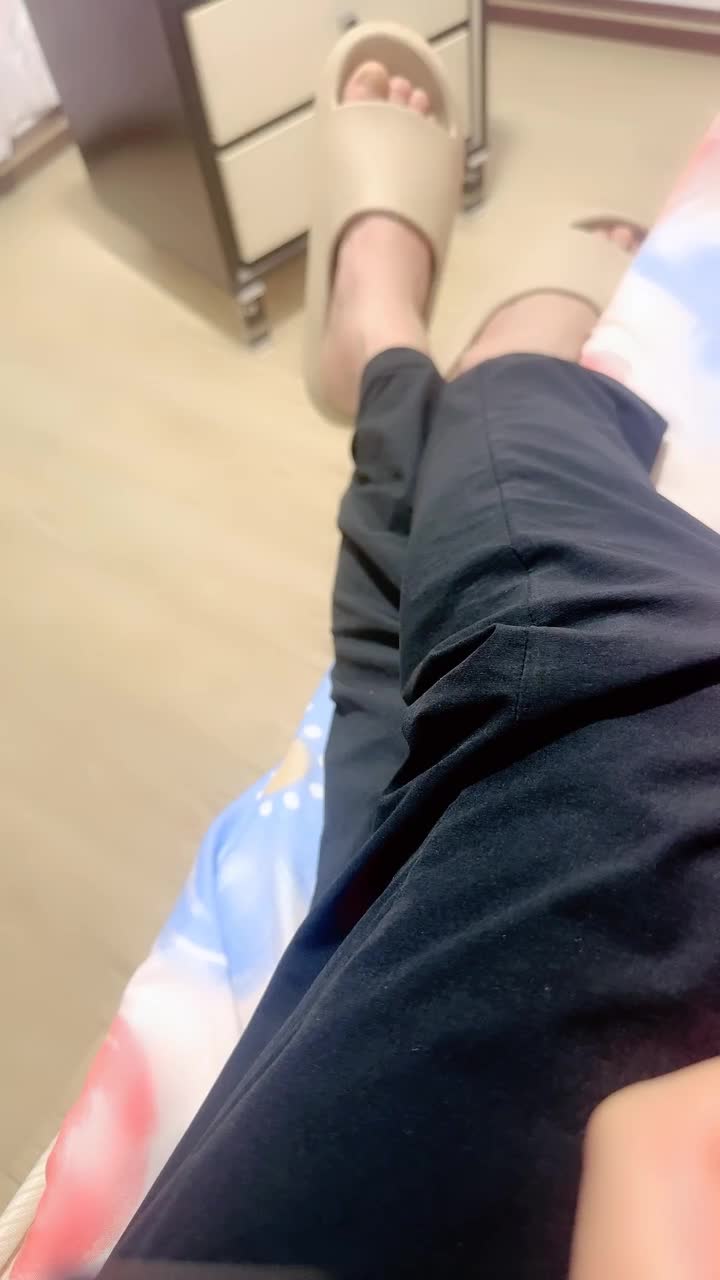 剧情演绎】广西小伙子下药强操精神小妹 对白精彩刺激，肉戏直接大屌无套狂操