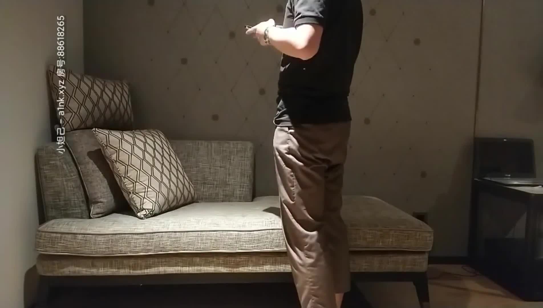 【名侦探太浪探花】返场再约极品短发反差女神，神似柳岩，模特身材，软萌乖巧嫩妹子，沙发啪啪娇羞可人艳福不浅