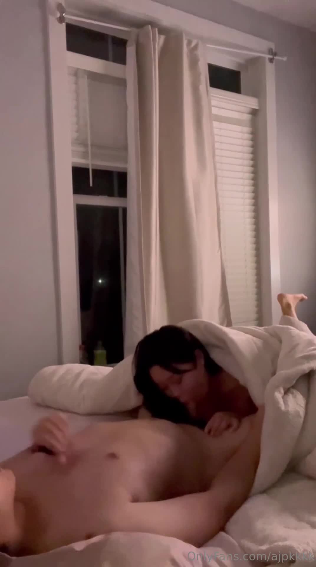 小娇妻 在家做爱 小身材大姿势  #夫妻 #口交 #后入 #内射 #骑射 #反差婊