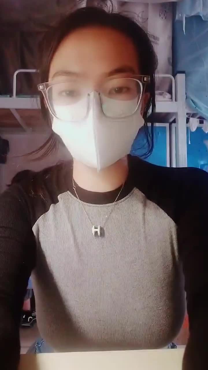 小小年纪就那么骚 宿舍里偷拍自慰速游VPN跑满千兆只做最快