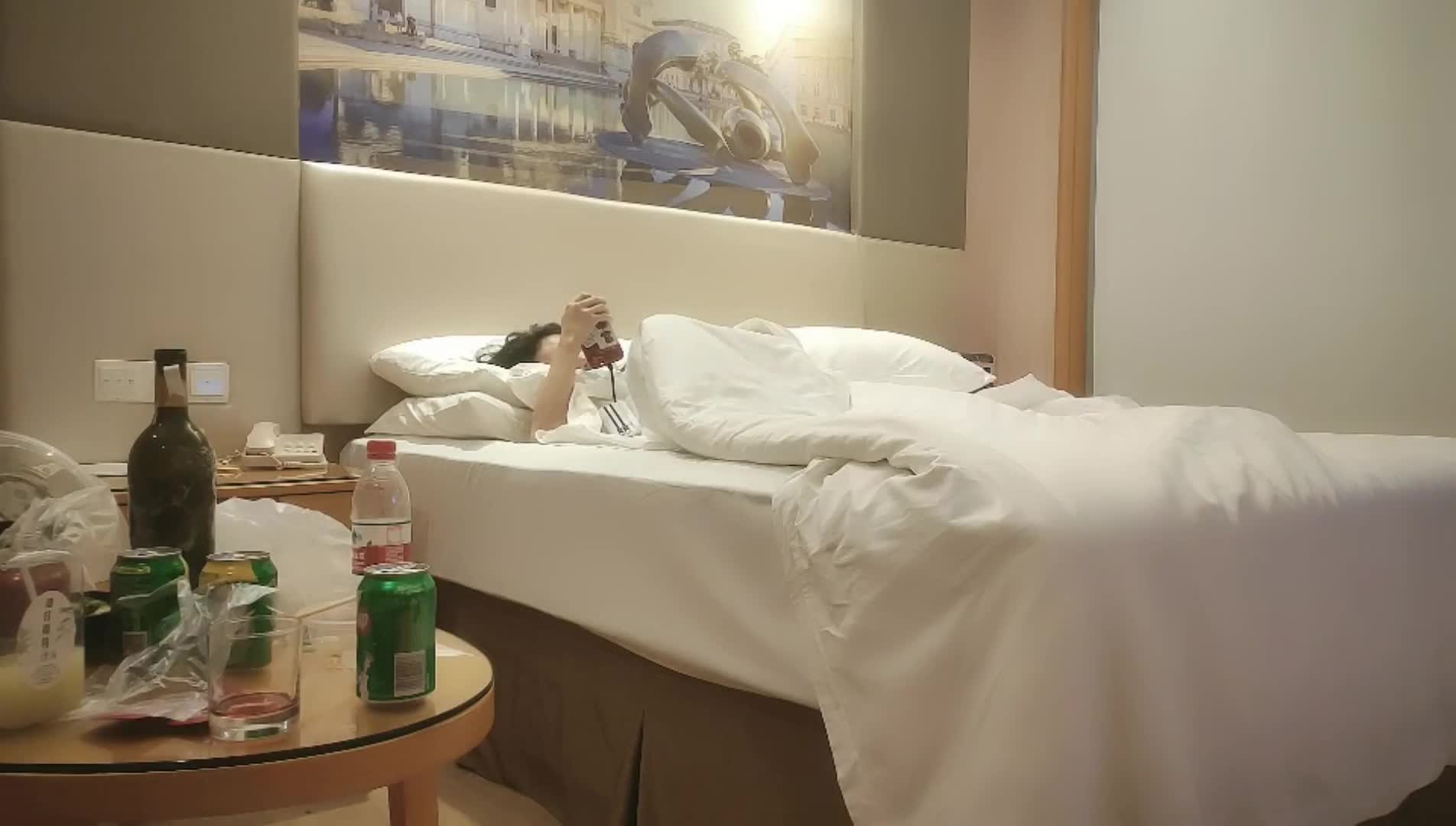 【小马探花】足疗红酒妹，吃完夜宵第三炮，人气登顶，颜值女神让万千直播间粉丝直呼过瘾