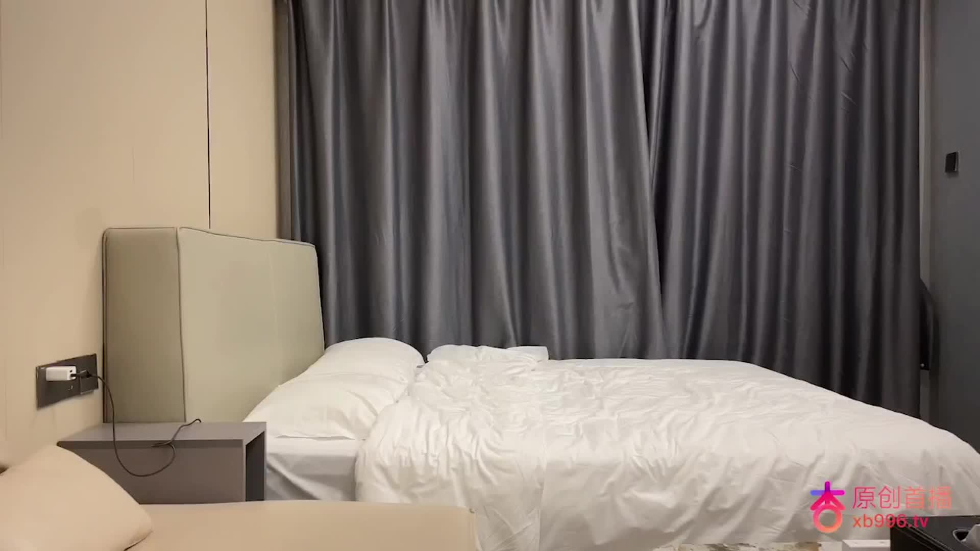 【#杏吧大熊 17】 - 探花大神约炮在校大学生兼职，身材凹凸有致，叫声好听口活非常棒，这个屁股后入真的是特别爽