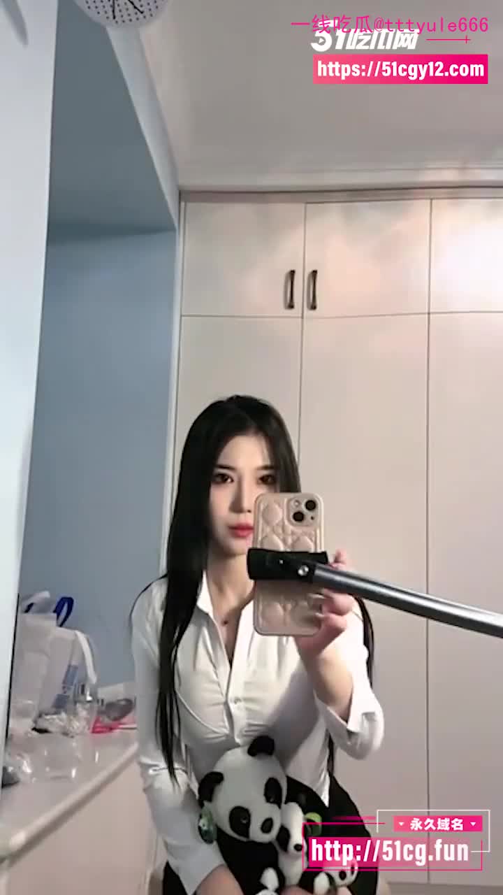 抖音尤物网红 艺点点晚风 约炮视频曝光 直播真空勾引金主大叔 被按在身下蹂躏猛操淫叫不断！#约炮 #真空 #抖音网红 #黑料 #吃瓜