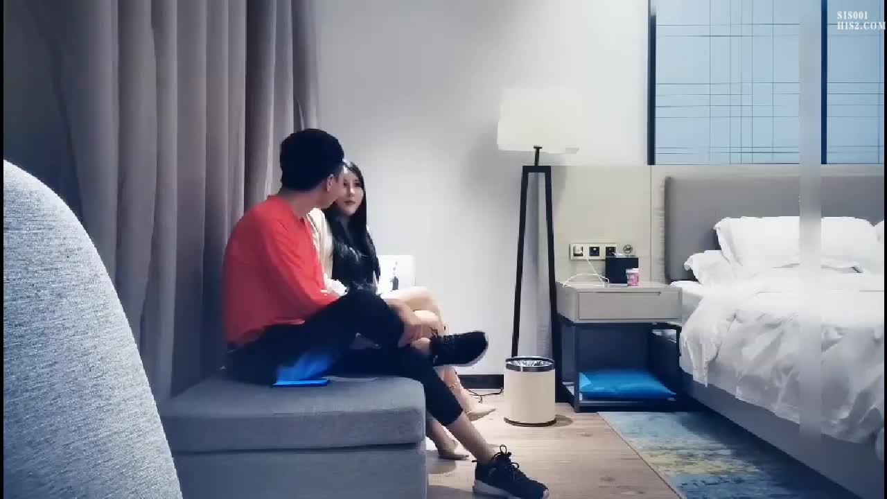 御姐范小姐姐就是够味看了就有狠狠搞她的冲动，黑裙白肤性感迷人，跨坐在腿上吸奶子揉屁股啪啪操穴顶【水印】