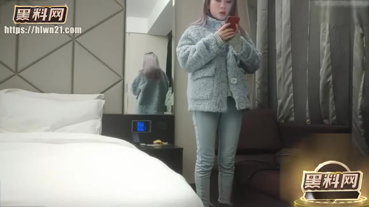 探花约炮高颜值极品御姐小穴十分敏感不耐操太痛忍受不了全程都在求饶下面都流血了!