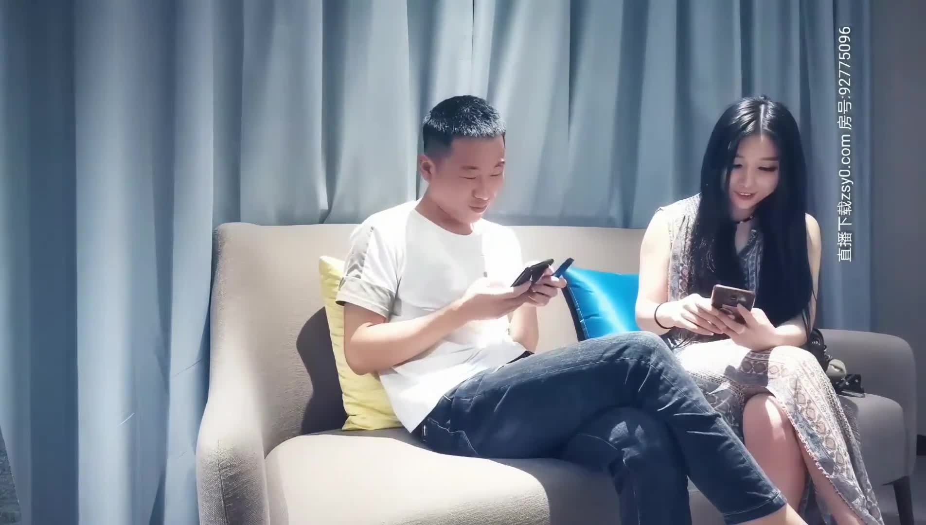 【探花精选】约了个高颜值长裙妹子，骑乘抱着抽插猛操呻吟诱人