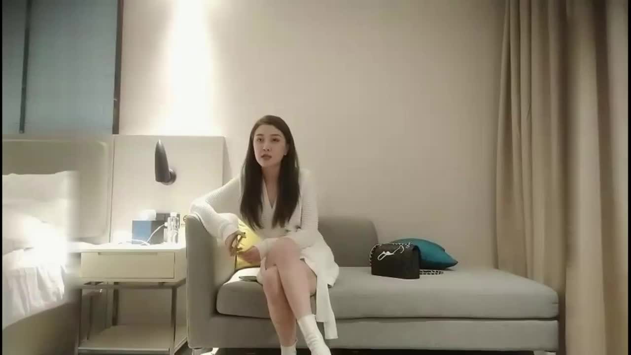 高端外围兼职美女,170CM大长腿酒店激啪啪,吊带黑丝袜