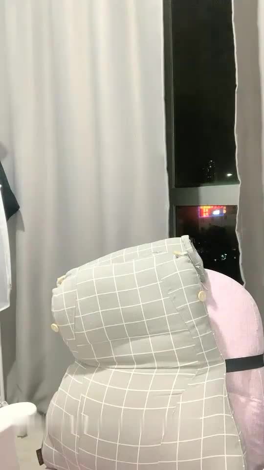 一粒小又丸 新人高颜值大奶妹子浴室湿身诱惑