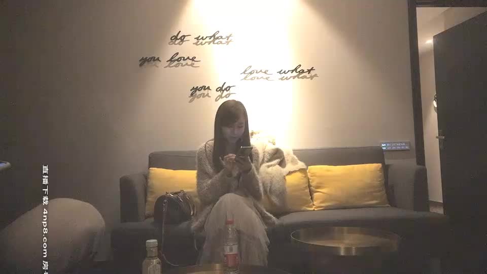 长裙性感少妇啪啪，穿着内衣口交抬腿侧入大力抽插猛操