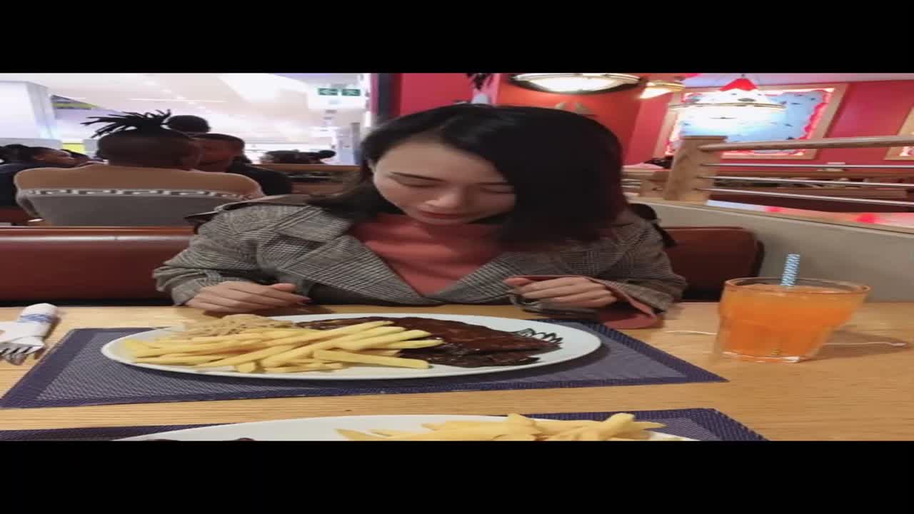 【熟女杀手】PUA大神[小熊同学]专挑良家极品熟女下手！美足美腿白皙性感，足交啪啪制服诱惑力十足全网搜索