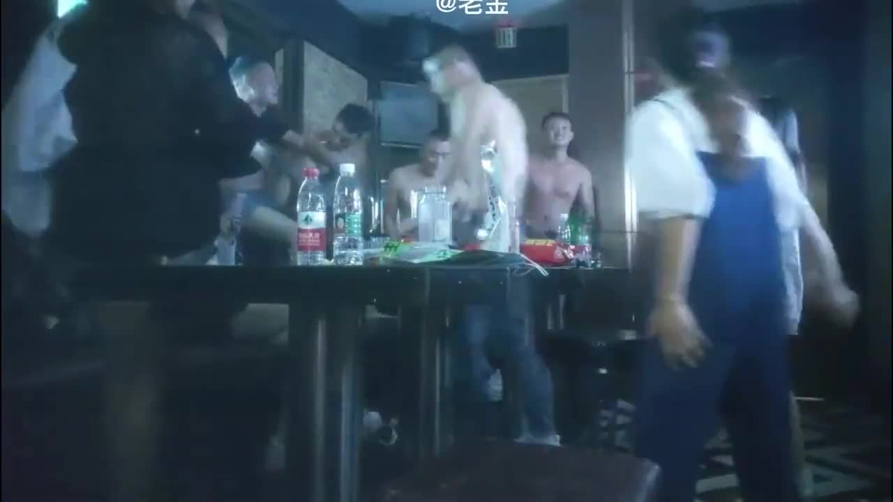 史诗级换妻群P四对夫妻相约KTV饮酒高歌8P操别人妻子游戏全网搜索