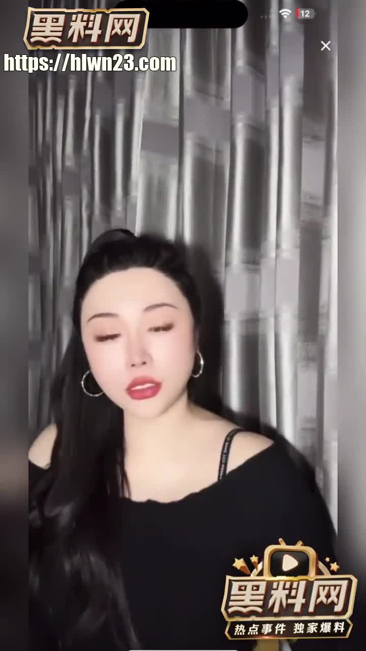 抖音微胖身材网红美豹VIVI亚裔脸蛋欧美形身材骚货开播炫耀家财黑历史被网友扒出！