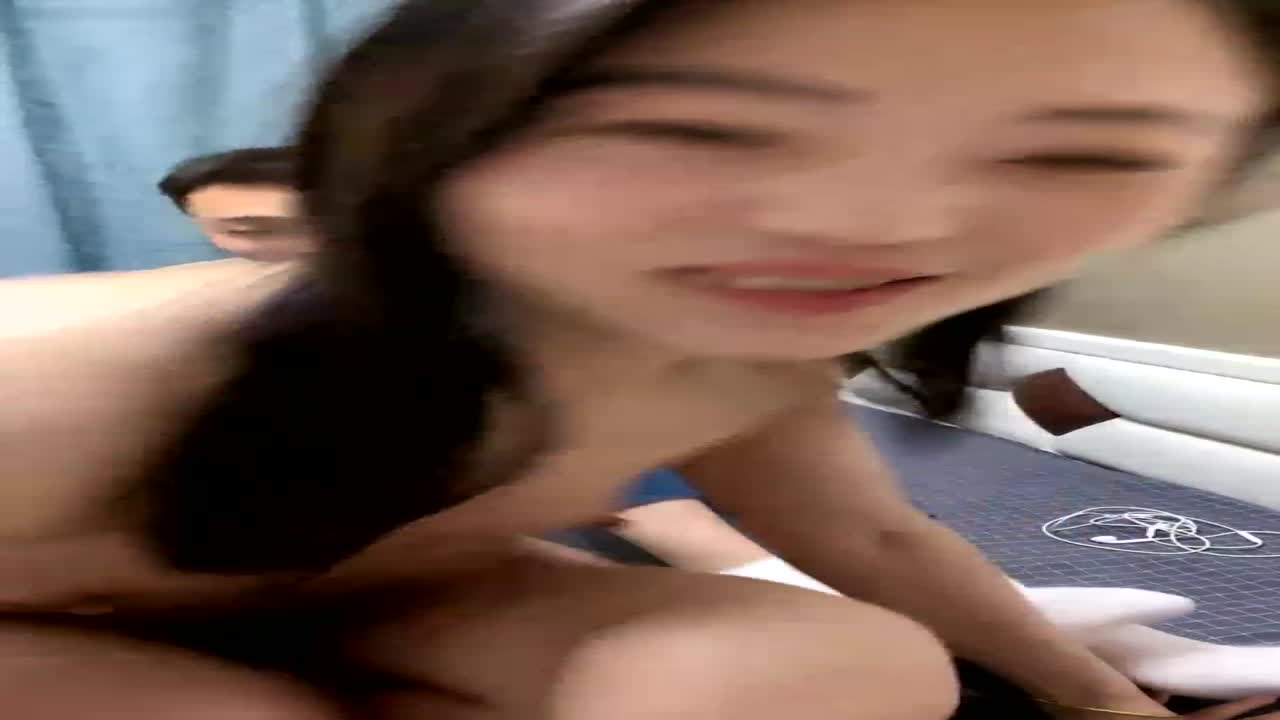 情侣居家操逼！掏出大屌贪婪吸吮11