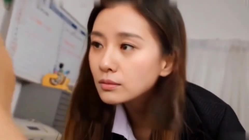 AI-换脸明星-刘诗诗..办公室黑丝勾引下属后被内射.关注