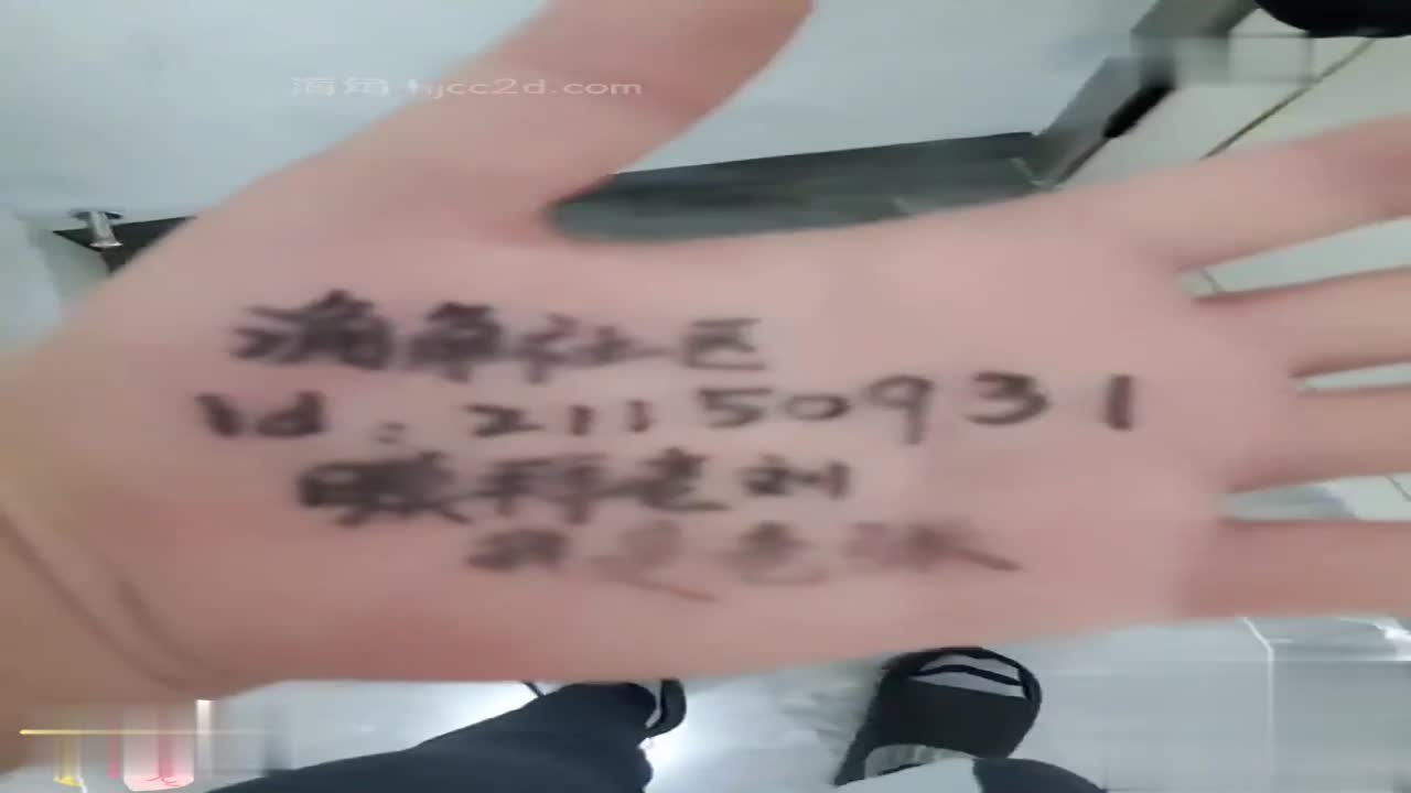 【完整版父女乱伦】女儿上网课_禽兽父亲也不放过 把女儿拉到床上大干一场全网搜索