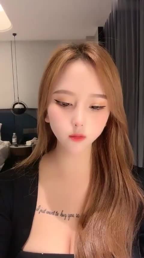 真~网红女神难得露穴诱惑掏出D奶揉捏超柔软一线天极品馒头穴超粉嫩简直极品品全网搜索
