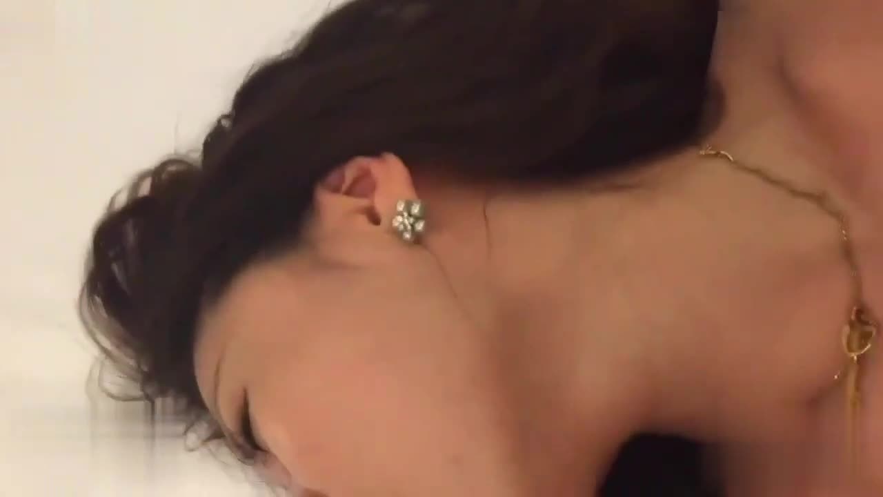 【偷情合集】骚货人妻出轨，你永远不知道你老婆在别人的跨下有多骚！！全网搜索