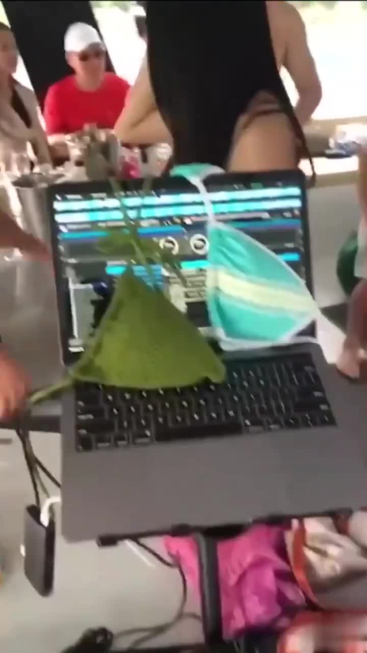超级福利一定要看深圳游艇会淫趴不雅视频流出全网搜索