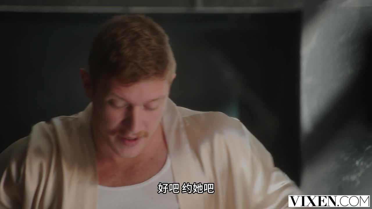 标题：性感巨乳少妇用身体睡服客户女优：Vic Marie标签：#中文字幕 #欧美 #深喉 #口交