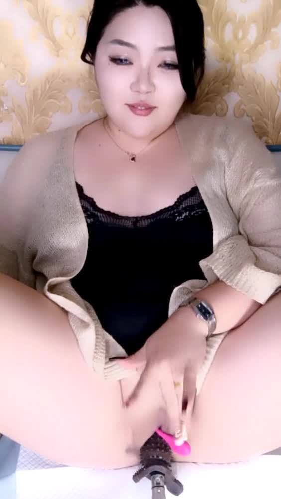 坦克：小晓骚逼亚洲BBW坦克VIP群福利放漏资源#坦克 #巨臀 #国产坦克 #BBW #巨乳