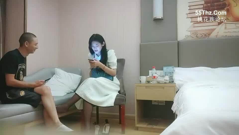翘臀风骚美女