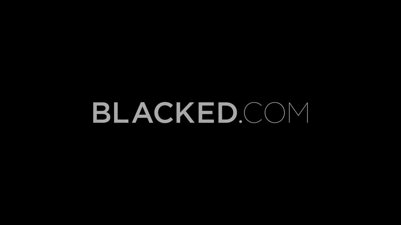 标题：Blacked【HD】迷戀 第二集女优：Lily Larimar标签：#中文字幕 #欧美 #媚黑 #母狗