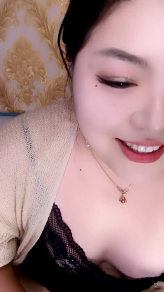 坦克：小晓骚逼亚洲BBW坦克VIP群福利放漏资源#坦克 #巨臀 #国产坦克 #BBW #巨乳