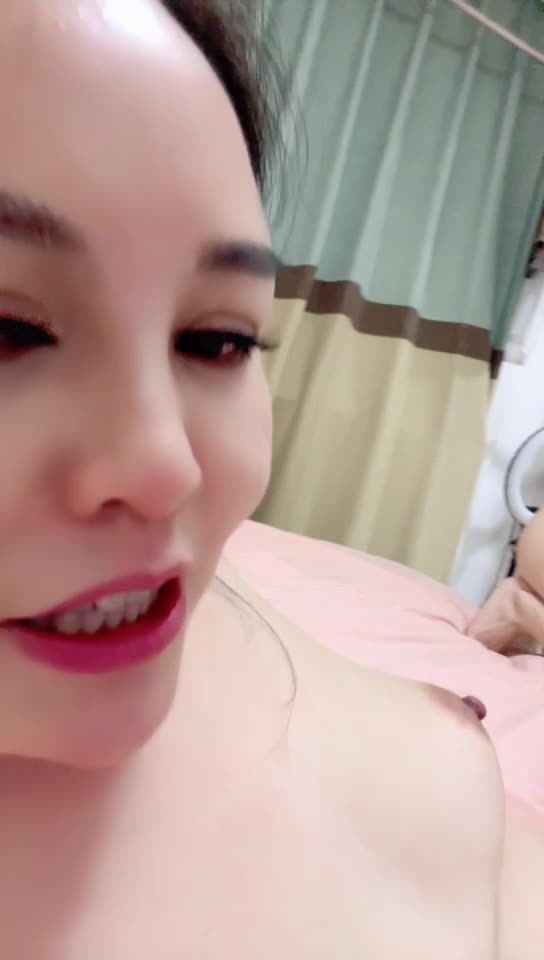 露出主播，反差少妇【小妖e 】这是他们在室内的性能表现。