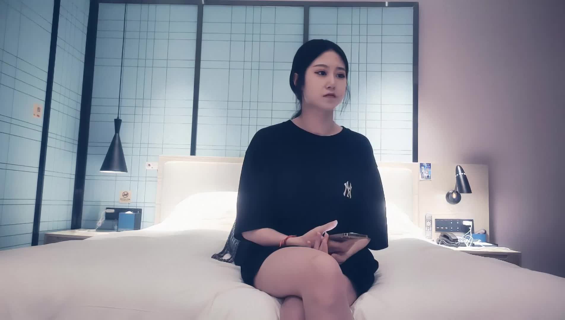 【探花精选】外围女神，黑丝诱惑，肤白貌美，清纯校园女神风，极品尤物经典佳作