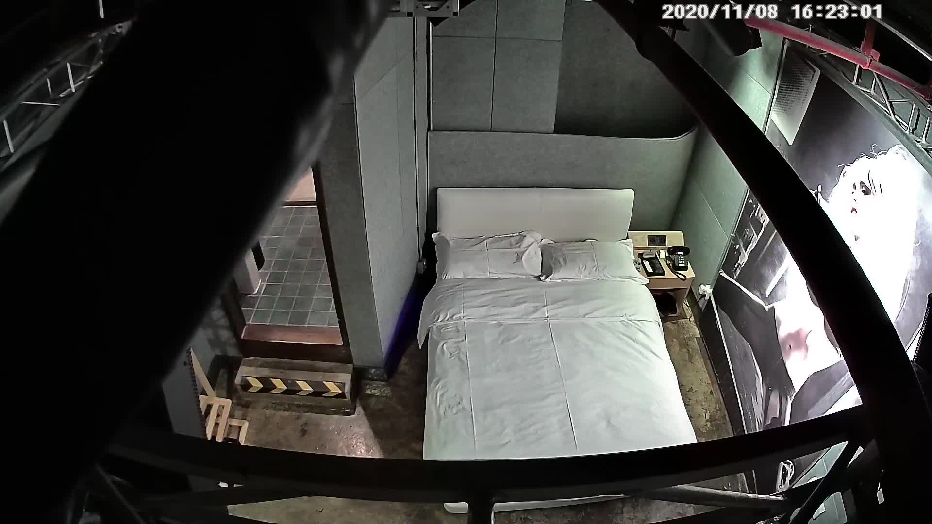 高质量情侣开炮房高画质清晰的拍到了正脸 紫色头发的靓丽型小美女非常爱笑 像唐嫣那种类型的美女叫床是个亮点