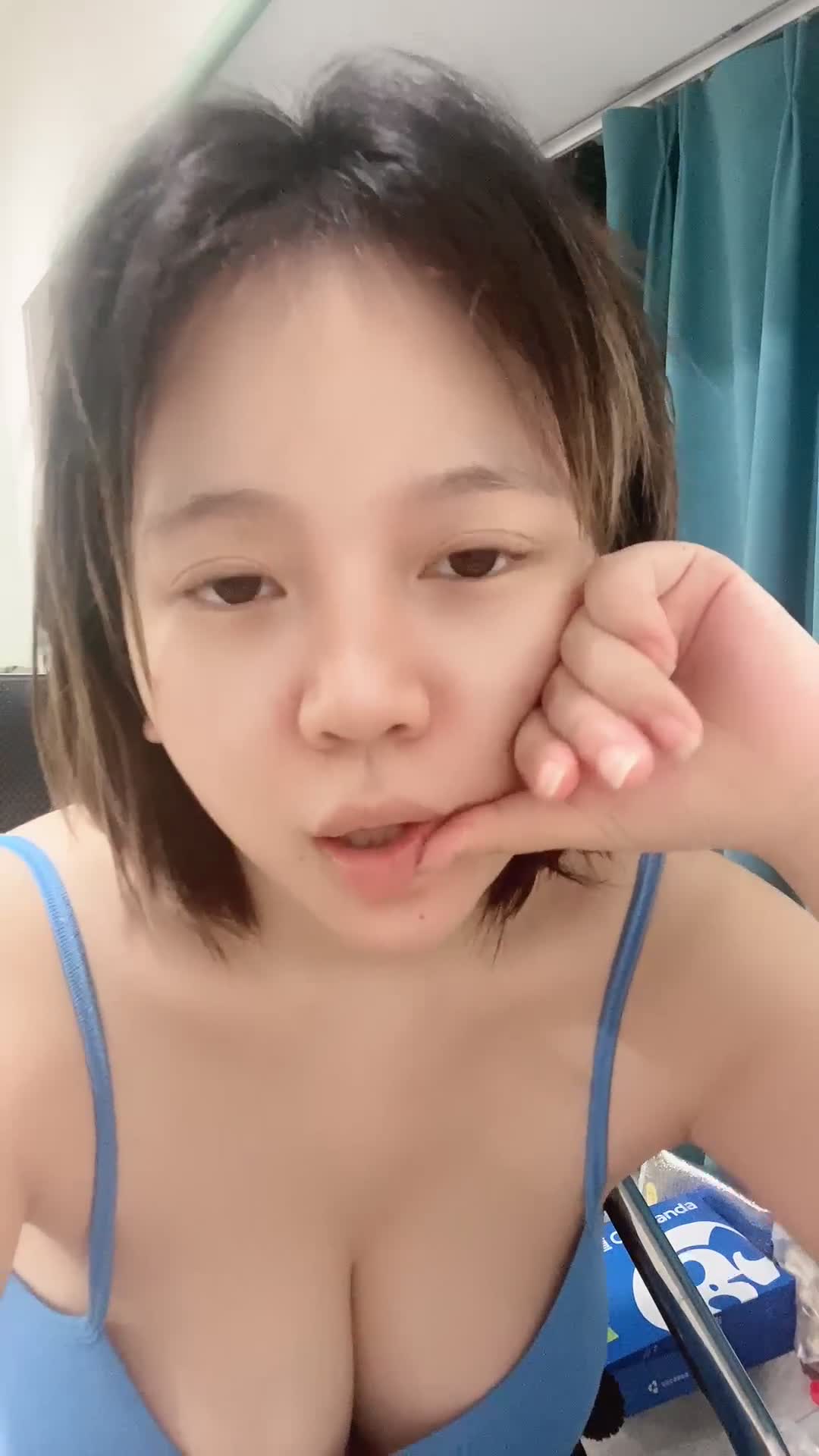 #米糊糊 巨乳校花! 超级大屁股~掰穴揉逼自慰  #我们都爱巨乳 #巨乳 #肥臀
