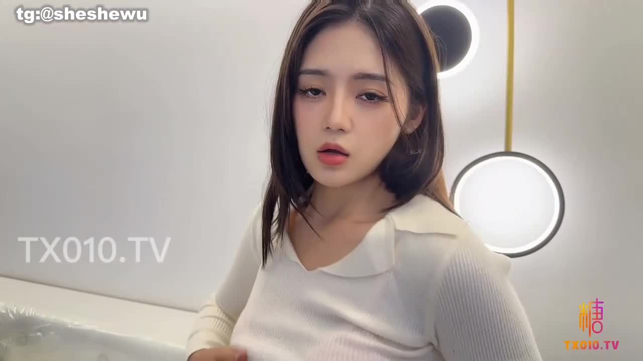 #桐桐 #糖心Vlog【糖心原创】桐桐-孤独的生日 寂寞少女过生日引诱蛋糕外卖员 被操爽了更多视频在:全国约炮大全