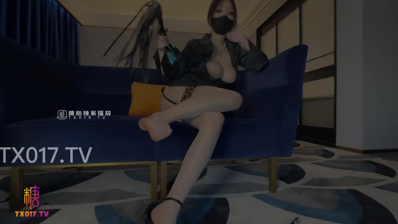 #巨乳 #白虎 #肥臀 #我们都爱巨乳粗心员工被女王经理榨干身体
