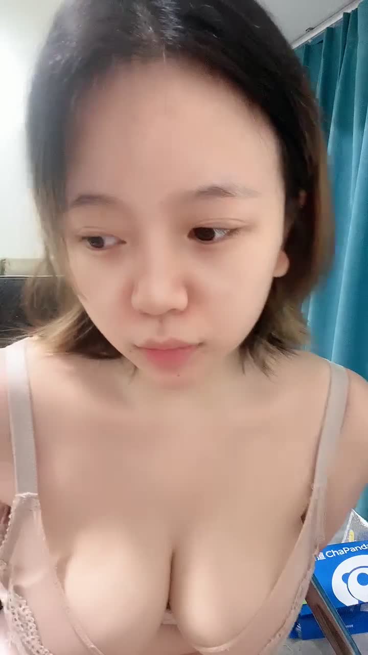 #米糊糊 巨乳校花! 超级大屁股~掰穴揉逼自慰  #我们都爱巨乳 #巨乳 #肥臀
