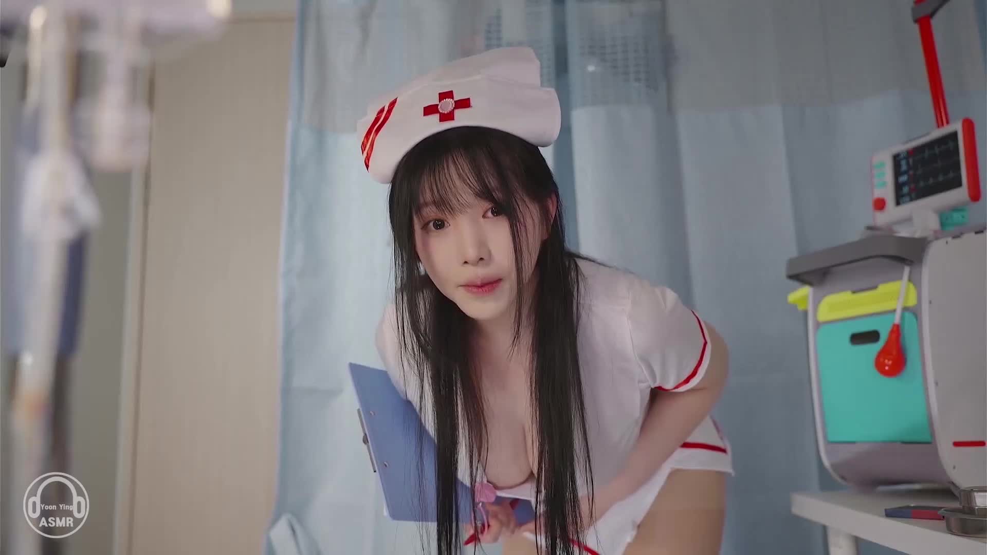 标题：护士小姐姐标签：#骚货 #护士装 #asmr #YoonYing简评：护士小姐姐带来的ASMR不知道是否这么美丽的小姐姐伴着你睡觉会不会做梦都是春梦美滋滋感觉不错点个关注呗：lyggw