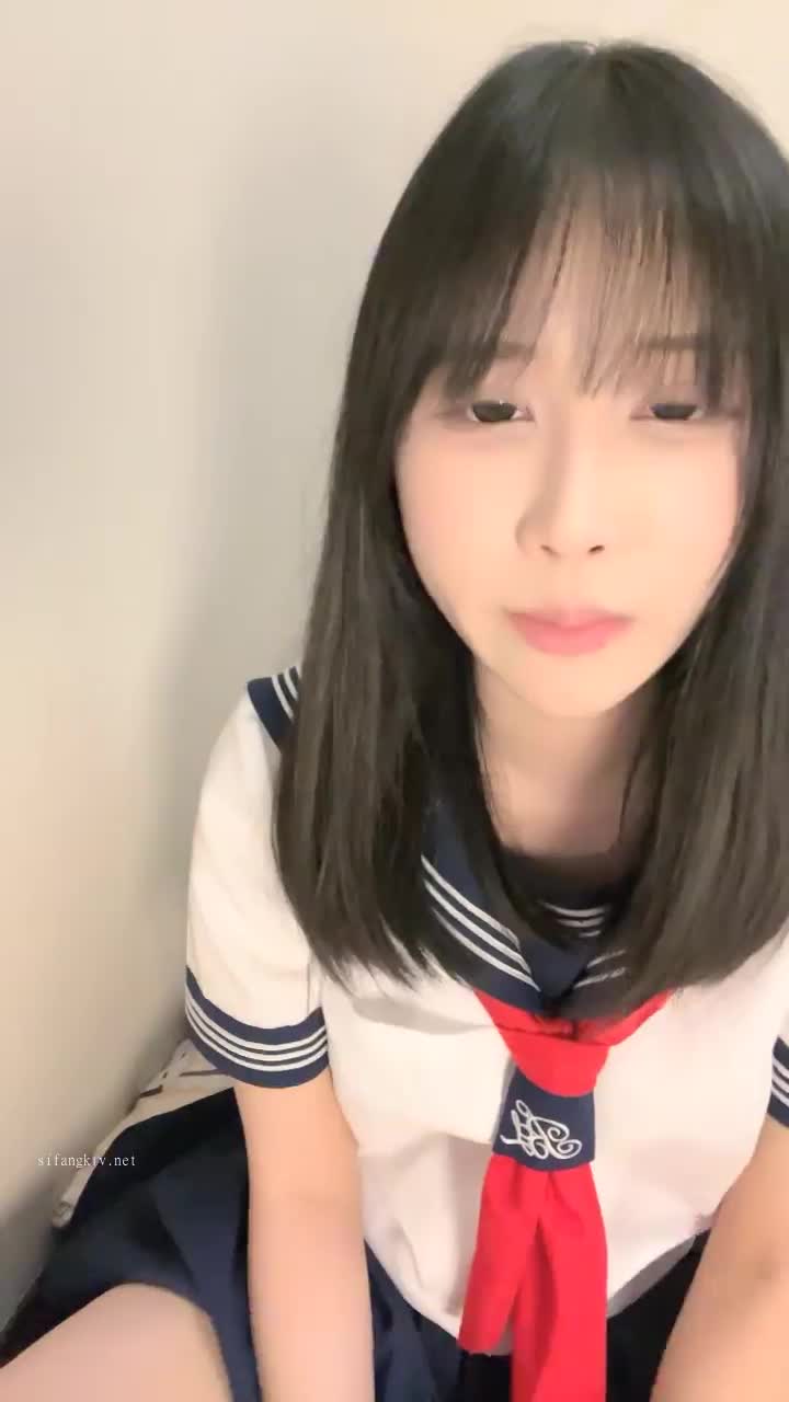 #京鱼儿抖音网红女神 京鱼儿 19岁KJ少女，童颜巨乳，颜值高身材好，被土豪舍弃后回归主页
