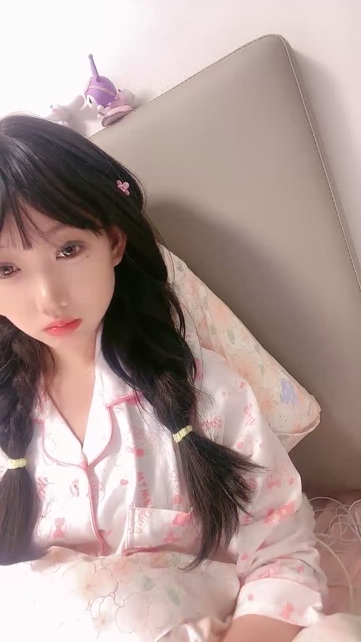 #闻闻酱 无敌清纯白虎嫩妹子下海被操全国约炮大全