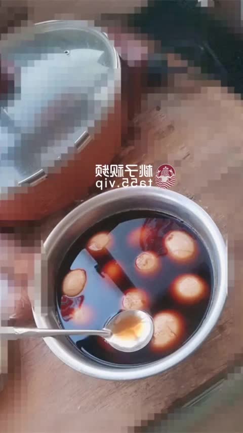 『第一色』大神破处[未成年]无毛嫩b女儿，附生活照！ #乱伦全国约炮大全