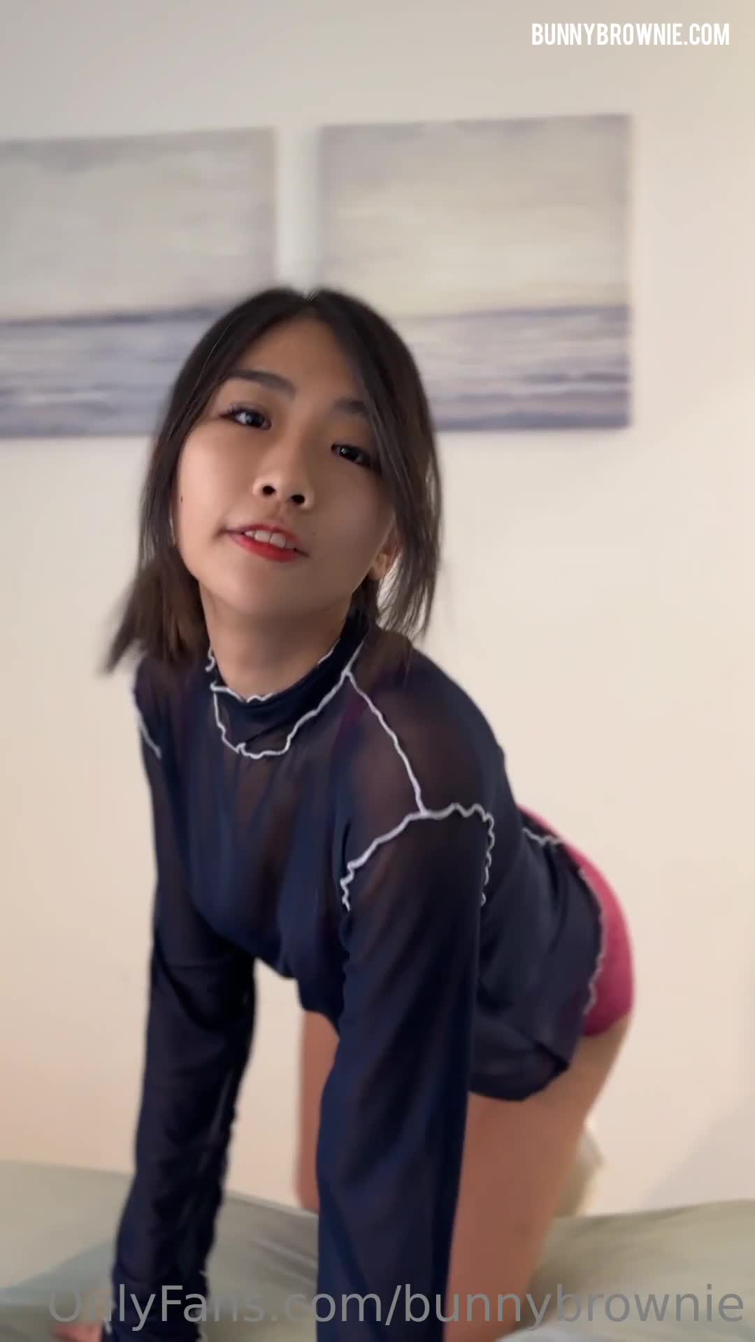 #推特 #兔子布朗尼 【兔子布朗尼】推特28万粉无毛馒头逼36D纯欲少女  私拍2 百合露出调教啪啪多种多样全国约炮大全