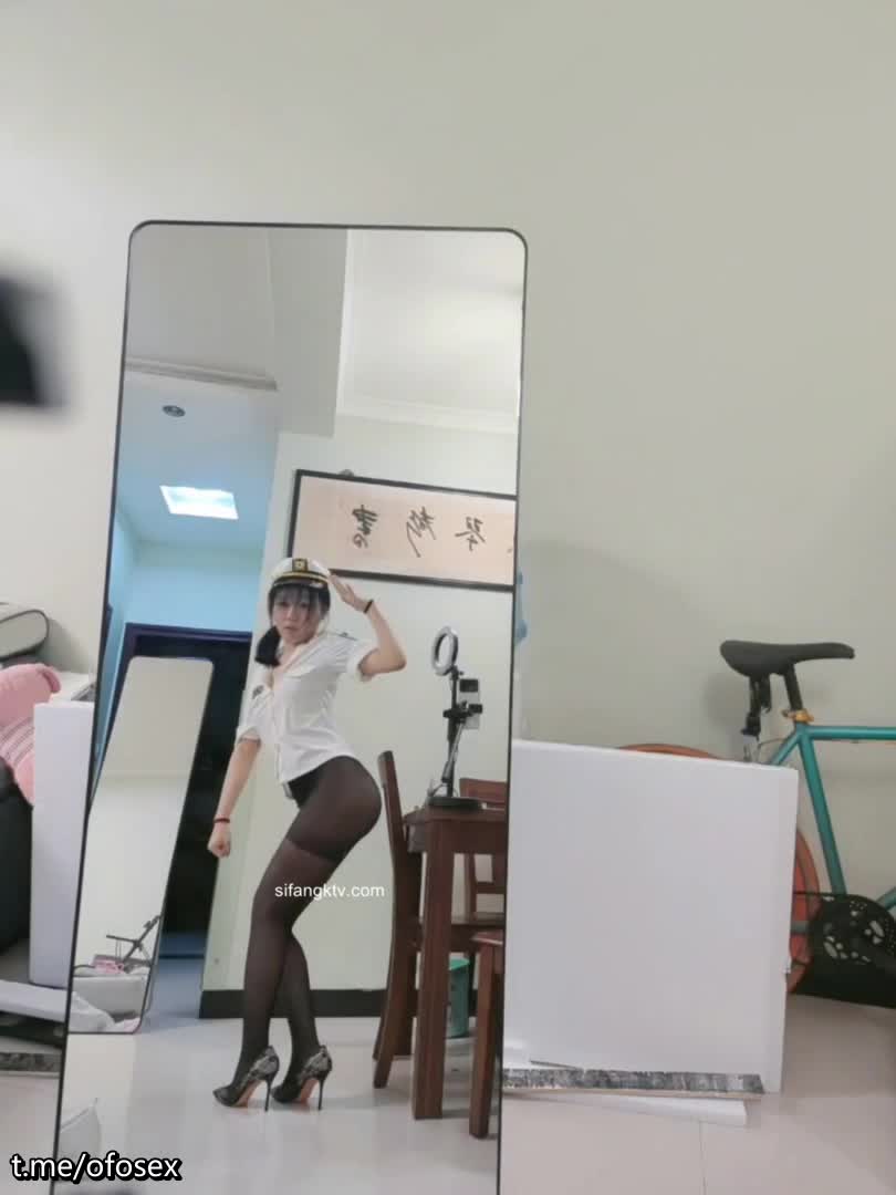 B站裸舞福利 现役B站舞蹈UP主甜美可爱的少女萝莉 CErNL 露脸裸舞定制福利+认主视频全国约炮大全