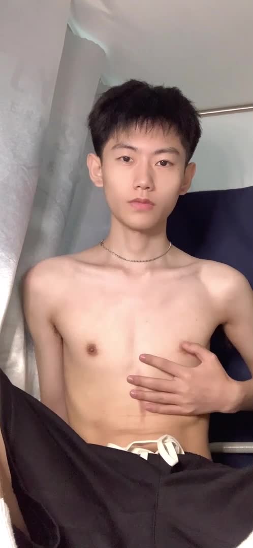 #专访solo #抖音网红 #不是展子 #鲜肉学校宿舍的午后010437