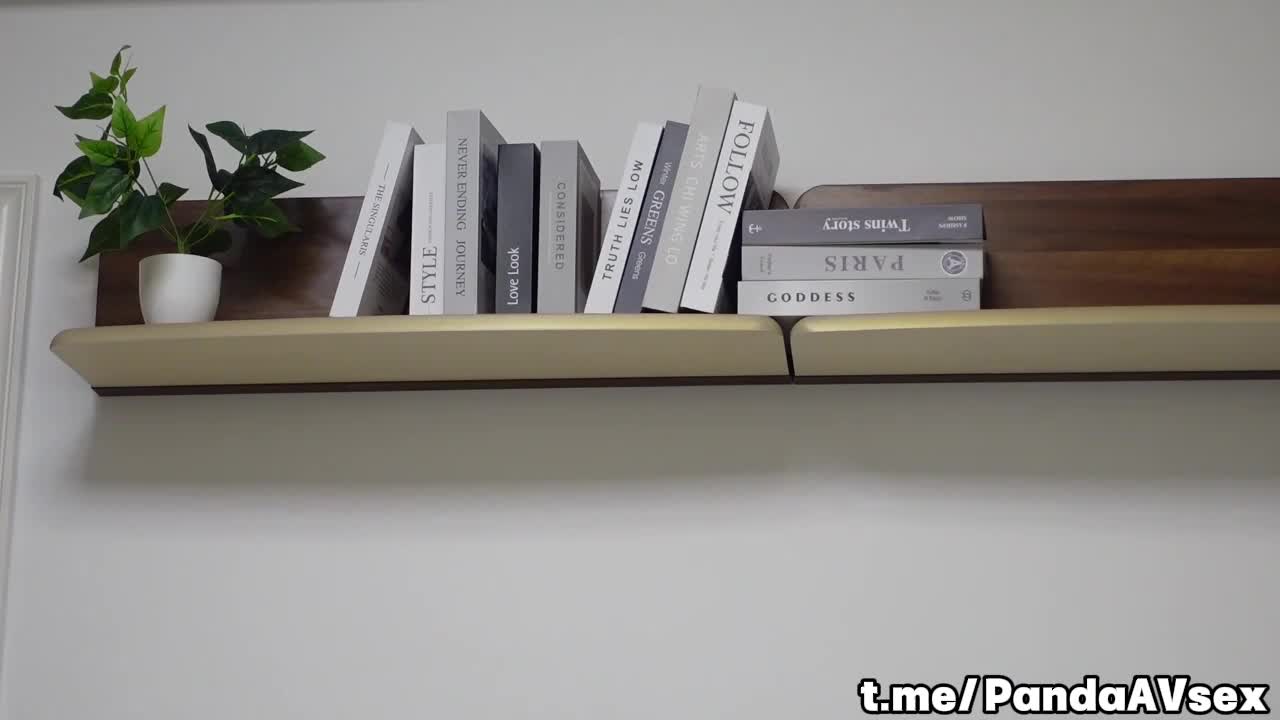 #灵灵老虎菜顶级模特灵灵私拍树屋轻调成绩很差的男生报复女老师对老师灵灵进行了凌辱