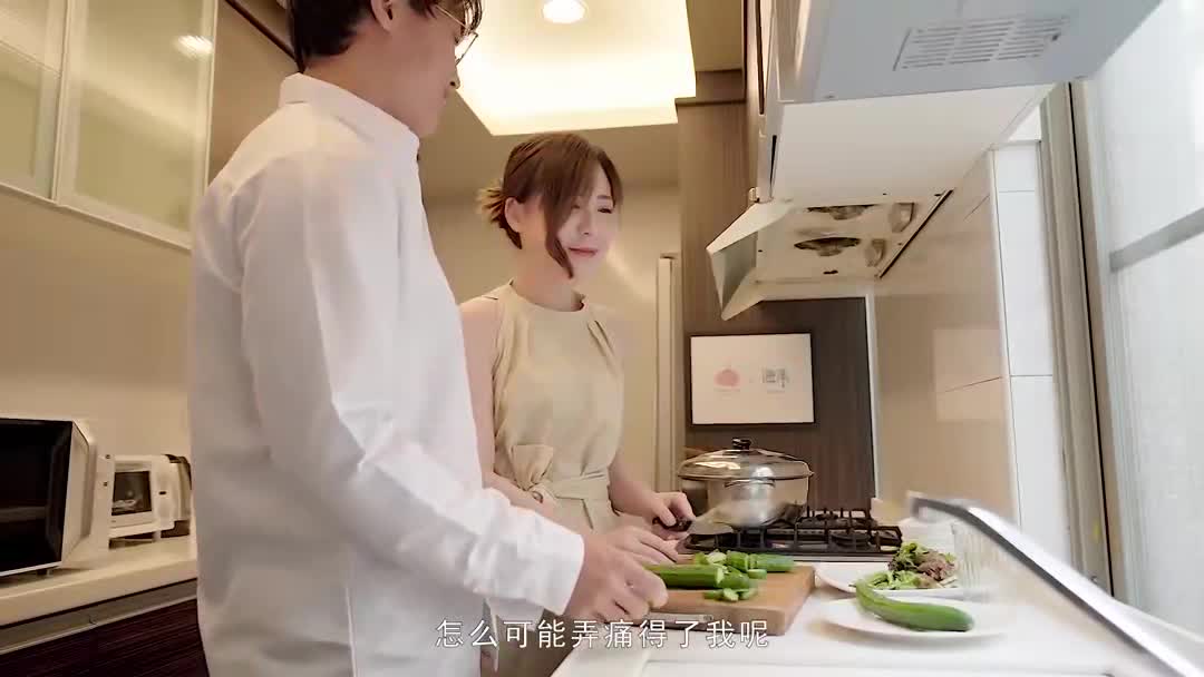 #蜜桃臀 #骚货 #性感 #美乳 #性爱 性欲旺盛勾引小叔子来满足自己 林思妤！