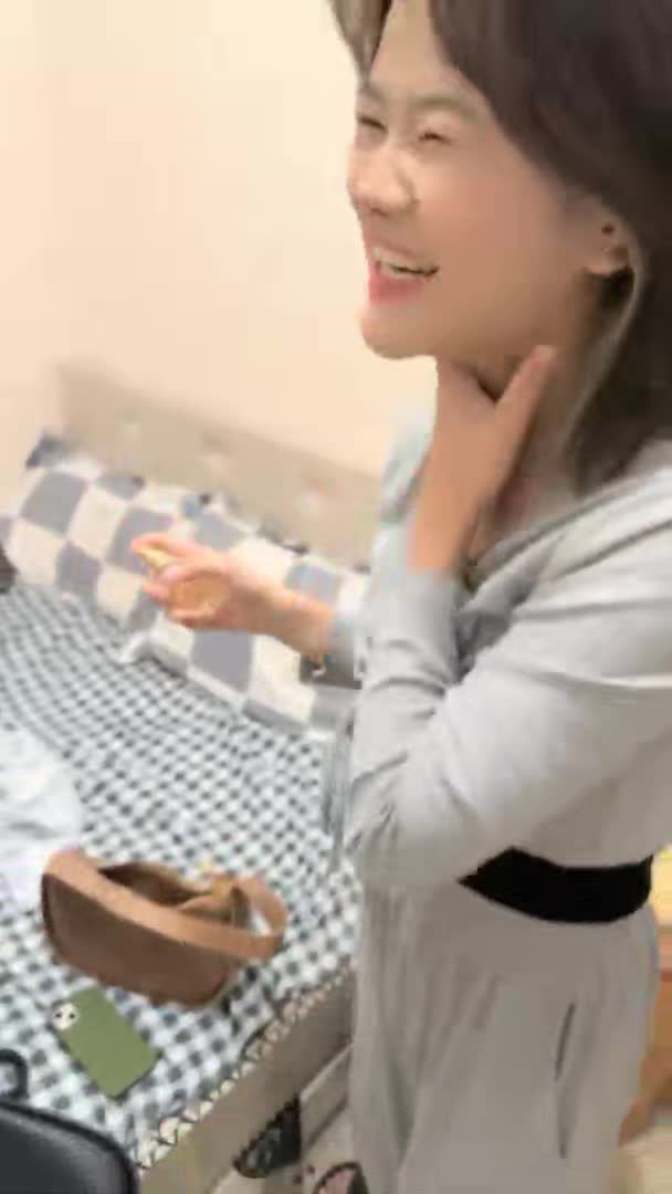 #巨乳骚货 #极品 #都市【巨乳骚货精选】从学生妹到都市丽人，每一晚都有新的体验，车震女神的奶子好极品3