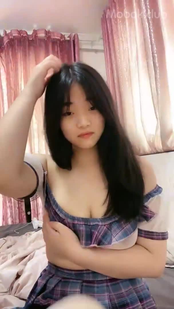 #巨乳骚货 #短裙 #性感【巨乳骚货精选】大奶D罩杯甜美乖巧OO後可愛萌妹,性感穿短裙,肥女水都多,被男友幹完床單全濕了2