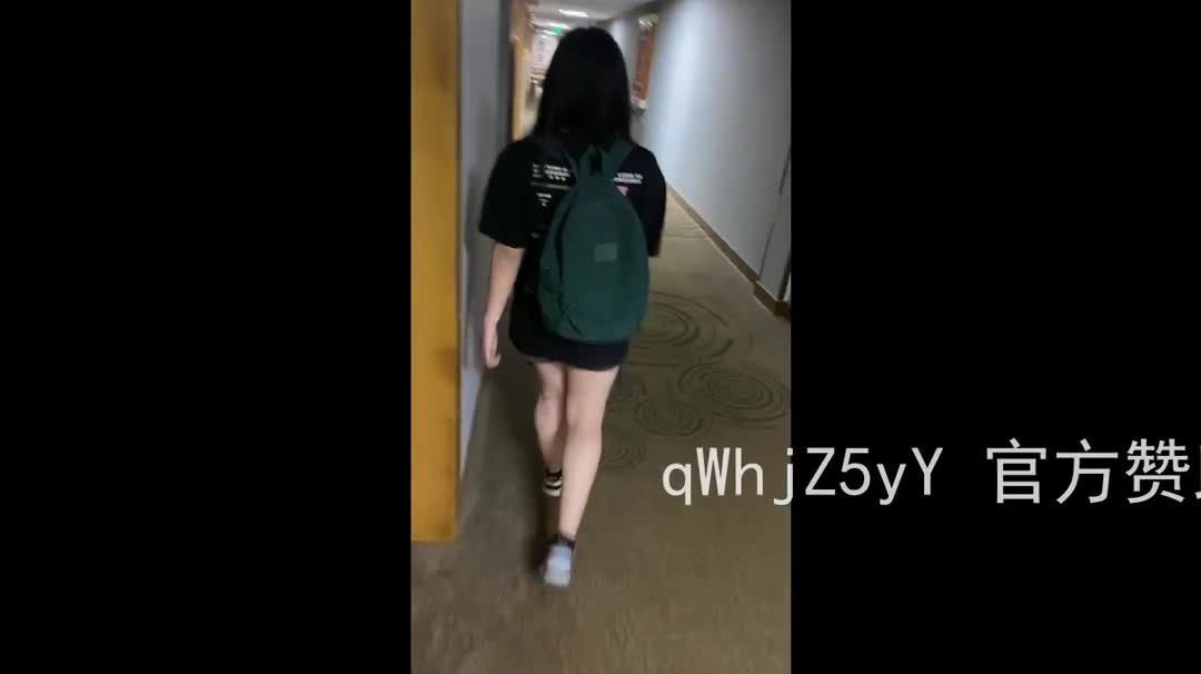 闺蜜有事！！丰满学生母狗在房间被我爆操！