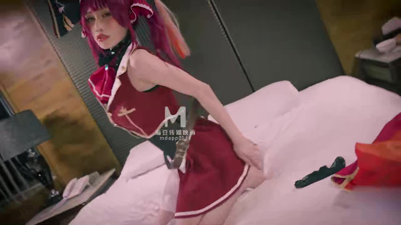 #蜜桃臀 #性爱 #大长腿 #抽插 #爆操下播后的真实面貌，手指揉搓扣弄，扛起双腿爆插，大力撞击猛顶️点击 @OLIIOLO 进入福利姬精选群
