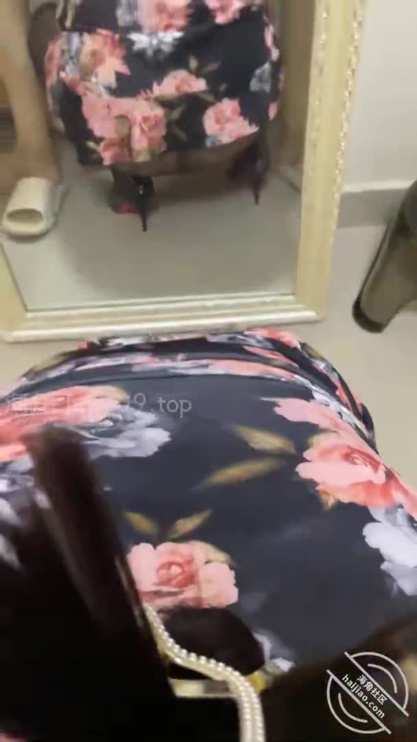 #巨乳骚货 #网红 #黑丝【巨乳骚货精选】网红开档黑丝 口交 波推 你要怎么玩 你要什么姿势 边操边聊天