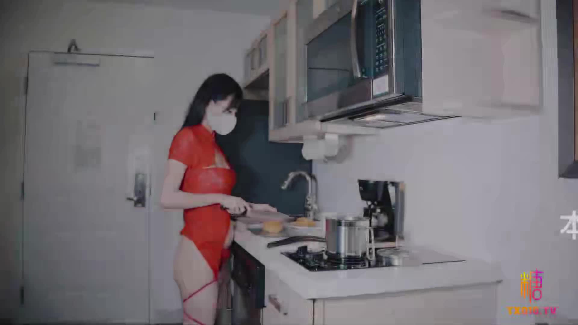 #巨乳 #口交 #乘骑 #情趣 #上位新年情趣饥渴尤物被前后塞满