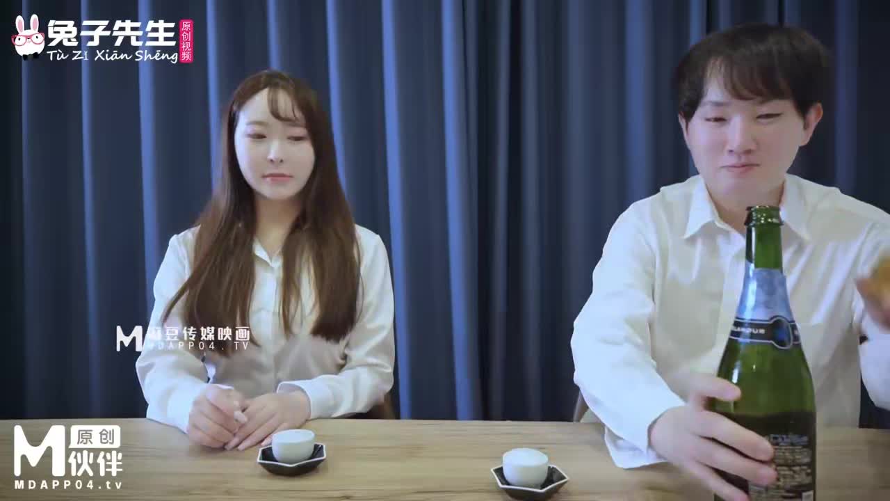 #巨乳 #中出 #黑丝 #后入 #长腿酒醉妹妹捡回家